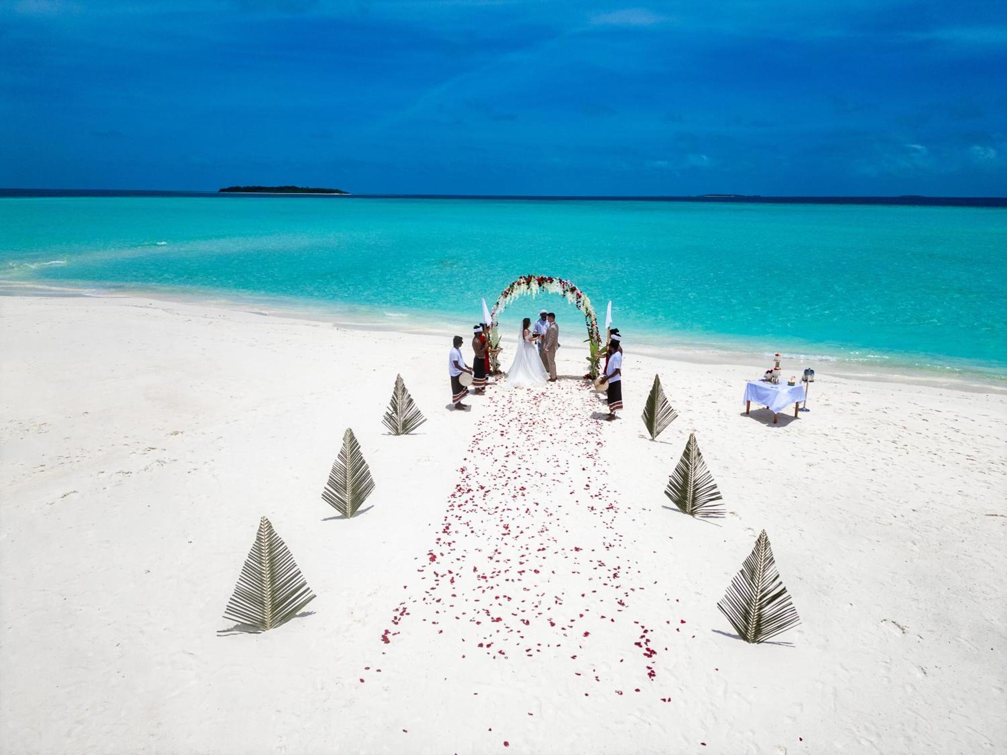 Dhigufaru Island Resort Kudarikilu Esterno foto
